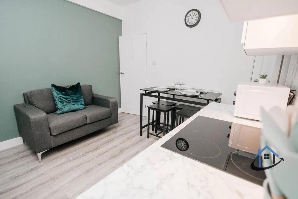 הוילה Balby Casa Nr Doncaster Racecourse King Beds Street Parking מראה חיצוני תמונה